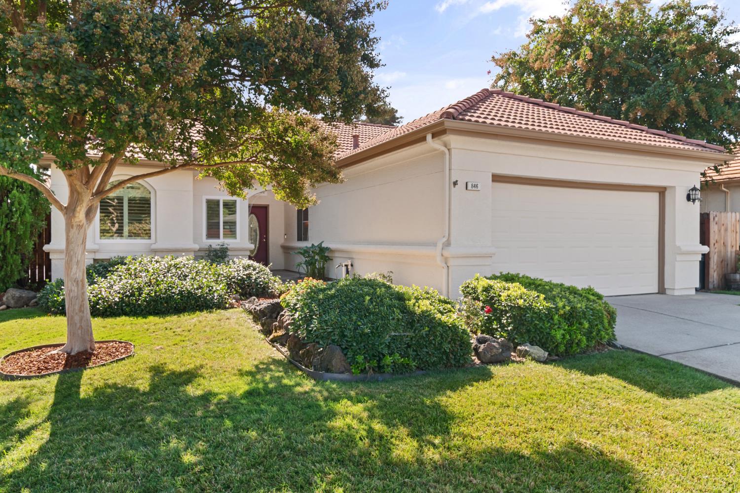 846 Elk Hills Dr — photo