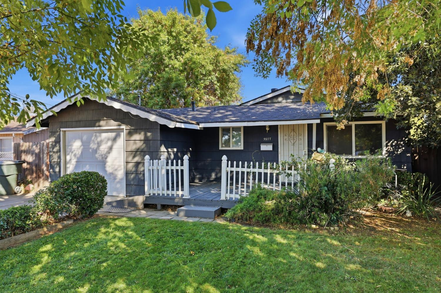 5977 Dewey Blvd — photo