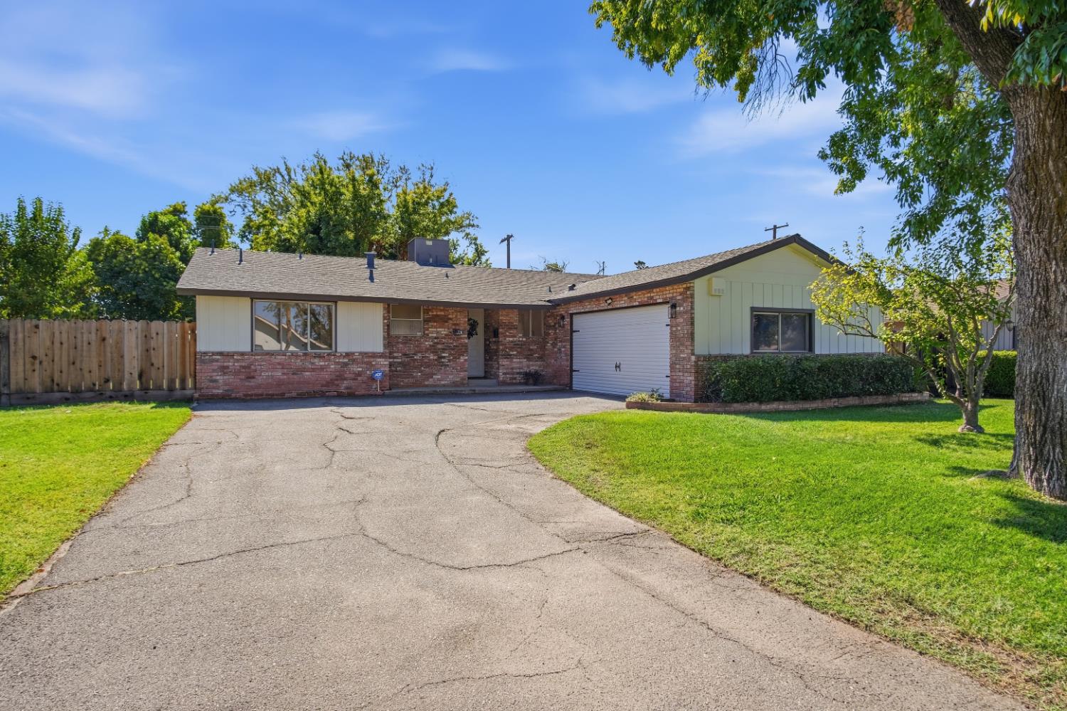316 Tokay Ave — photo