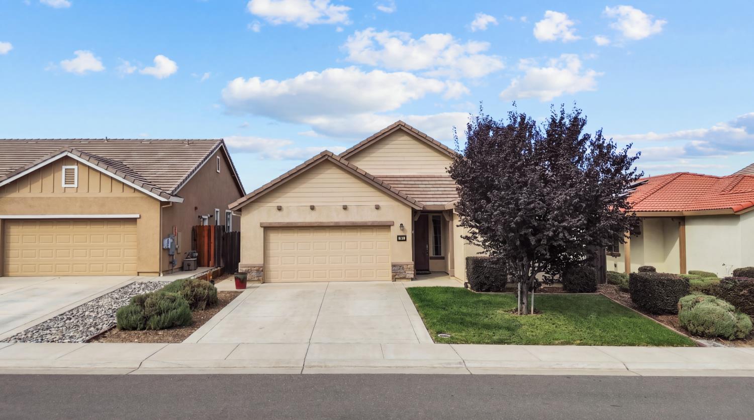 721 Thistle Dr — photo