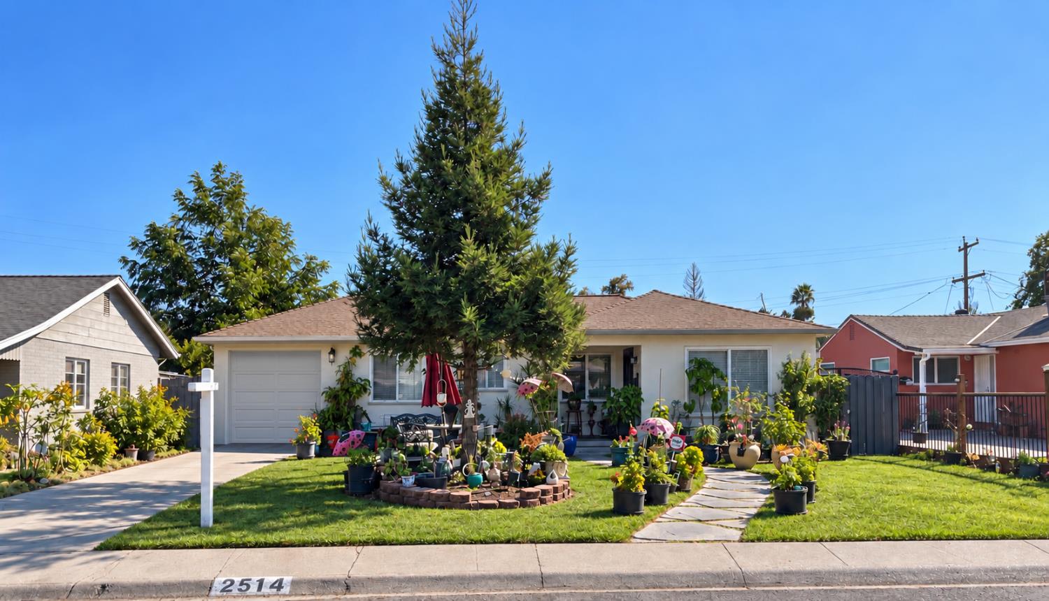 2514 W Monterey Ave — photo