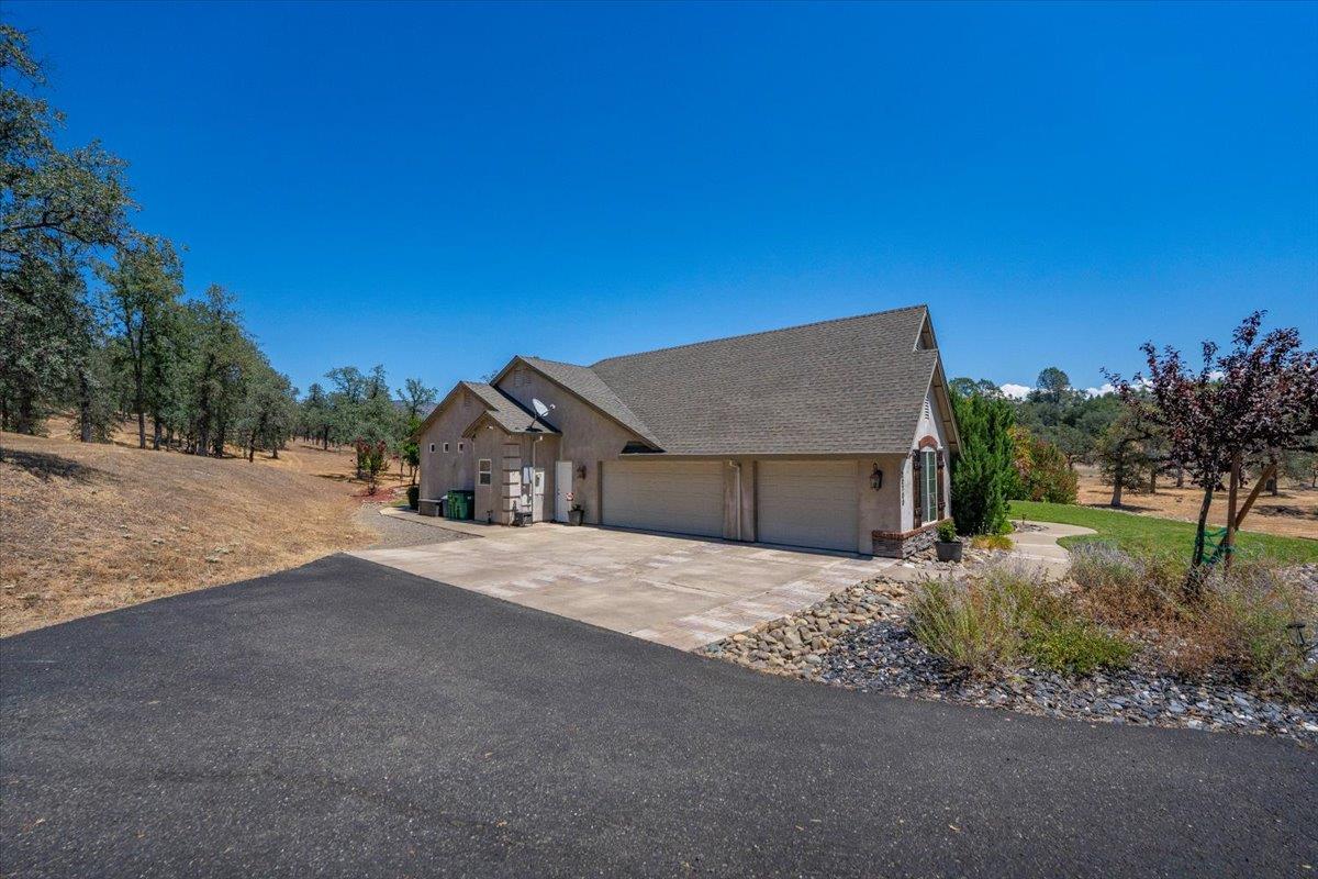20700 Bernard Way, Redding, CA 96003 — photo 2