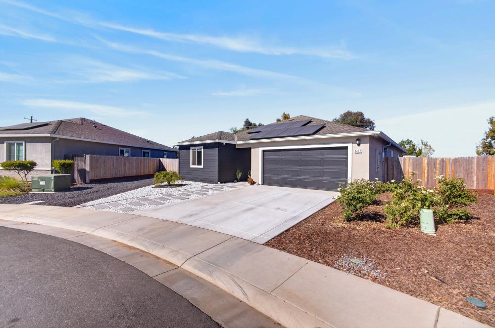 1477 Bob Hayes Dr — photo