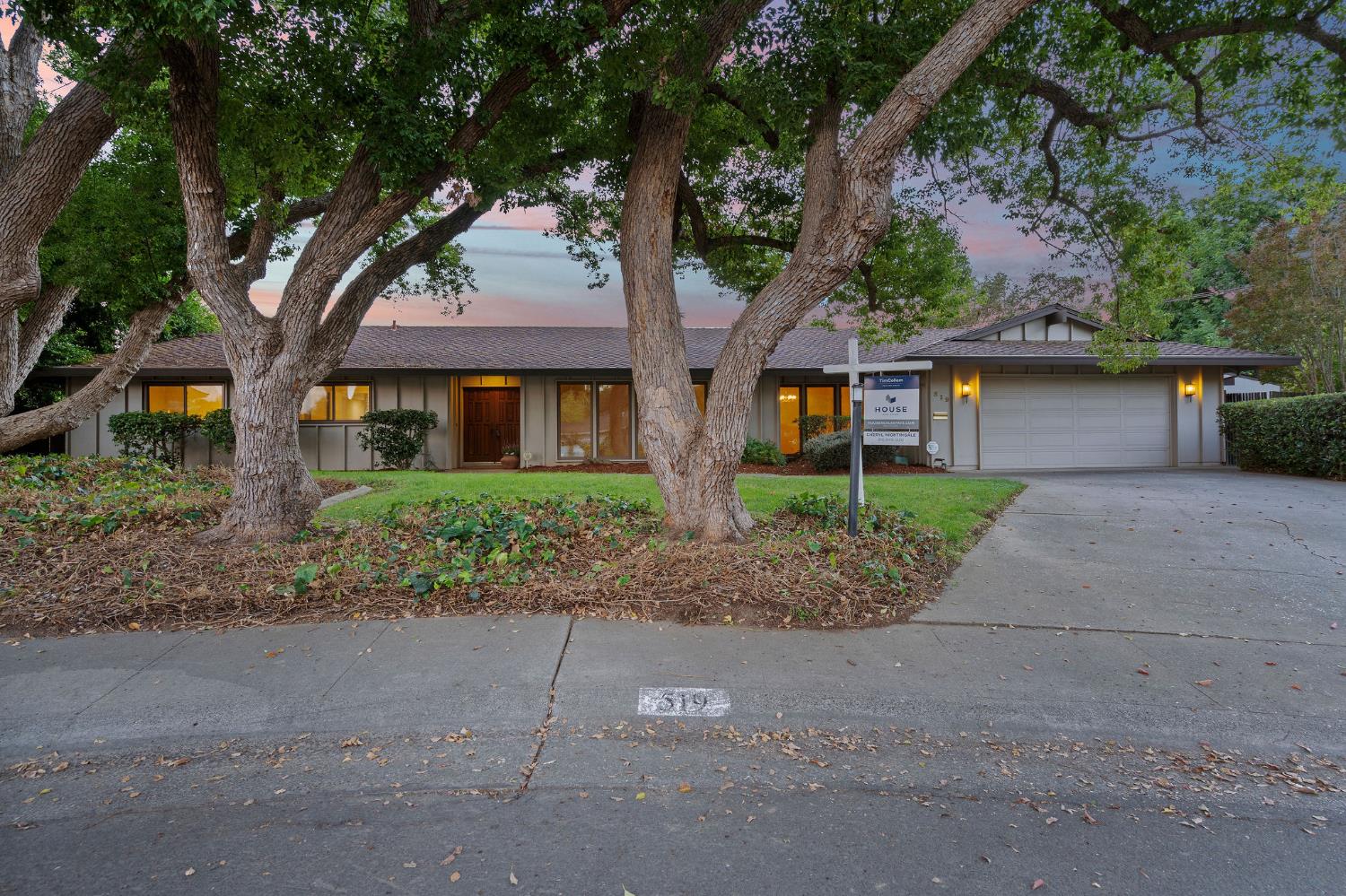 519 Grovesnor Ct — photo