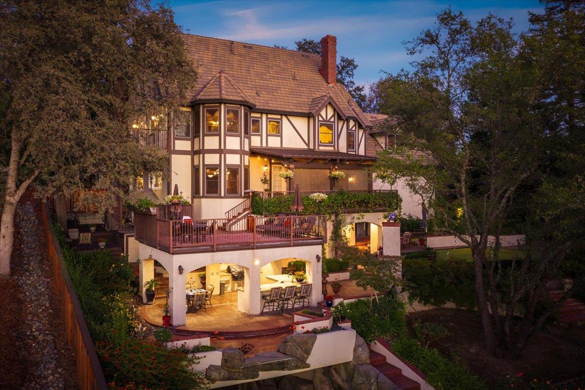 2318 Dartmouth Pl — photo