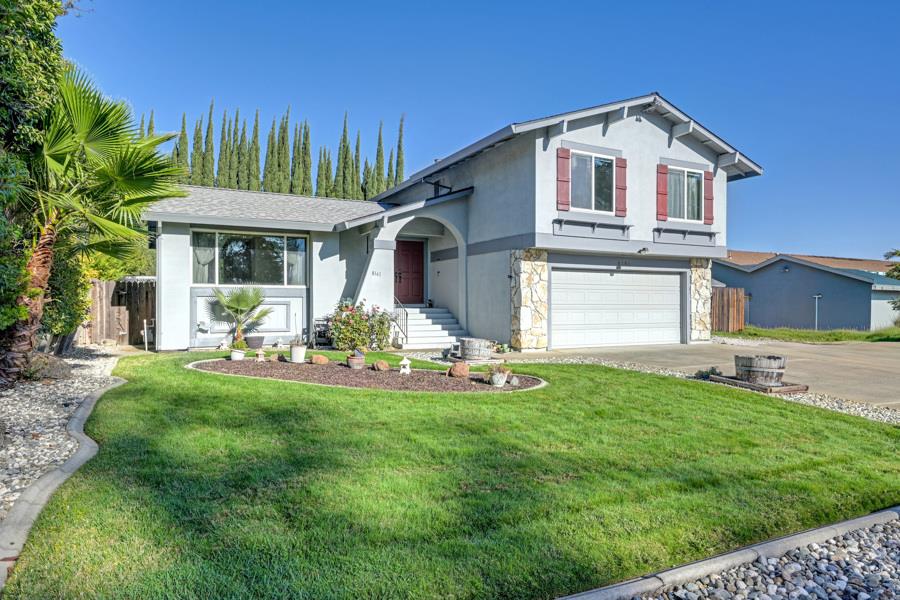 8161 Holm Oak Way — photo