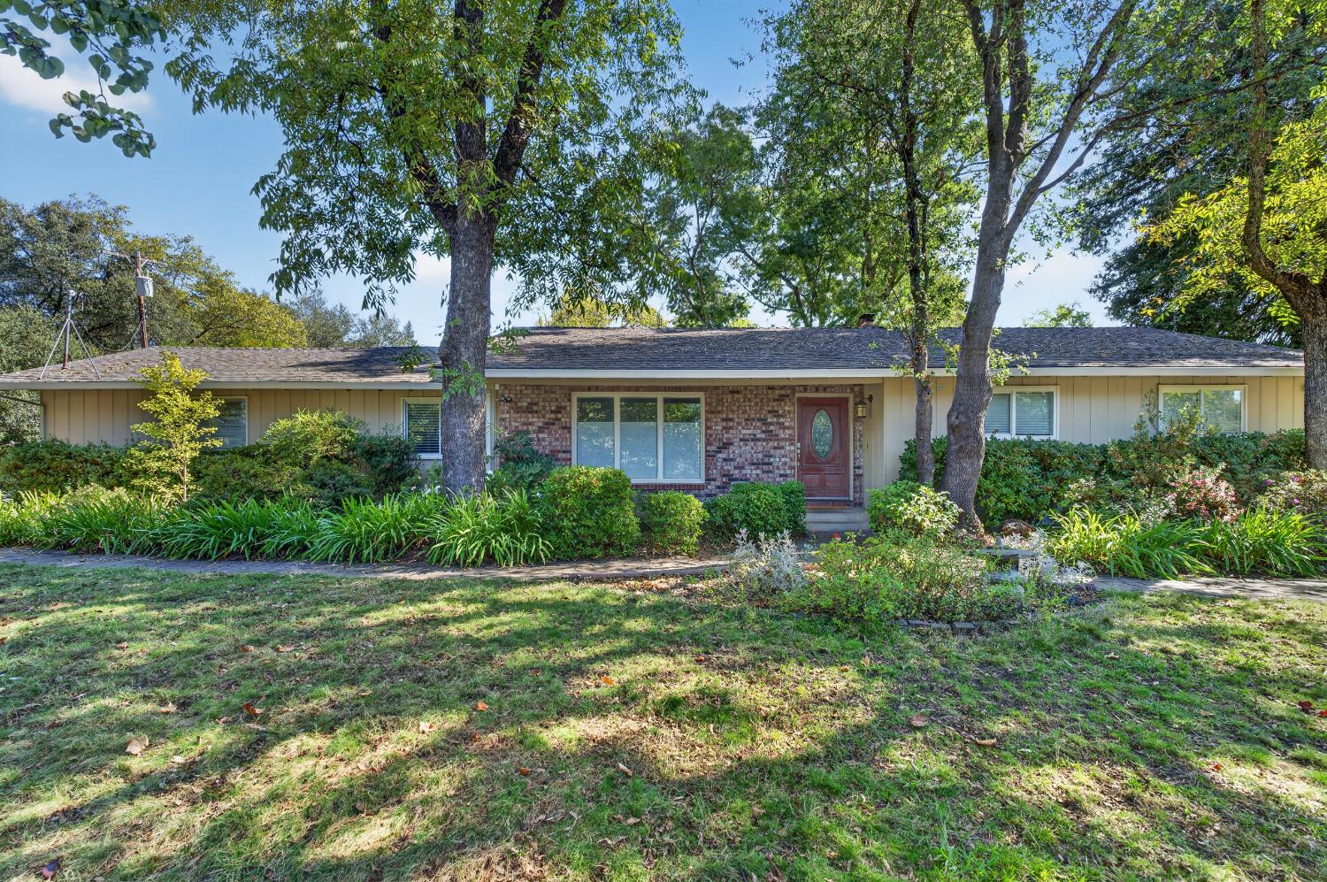 7704 Oak Leaf Ave — photo