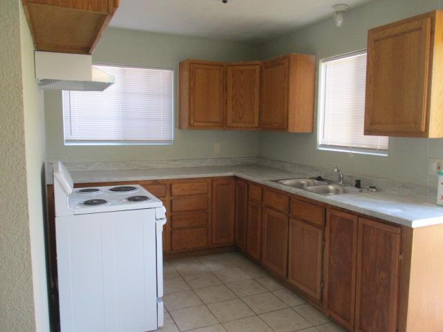 331 E Elm St #1/2 — photo