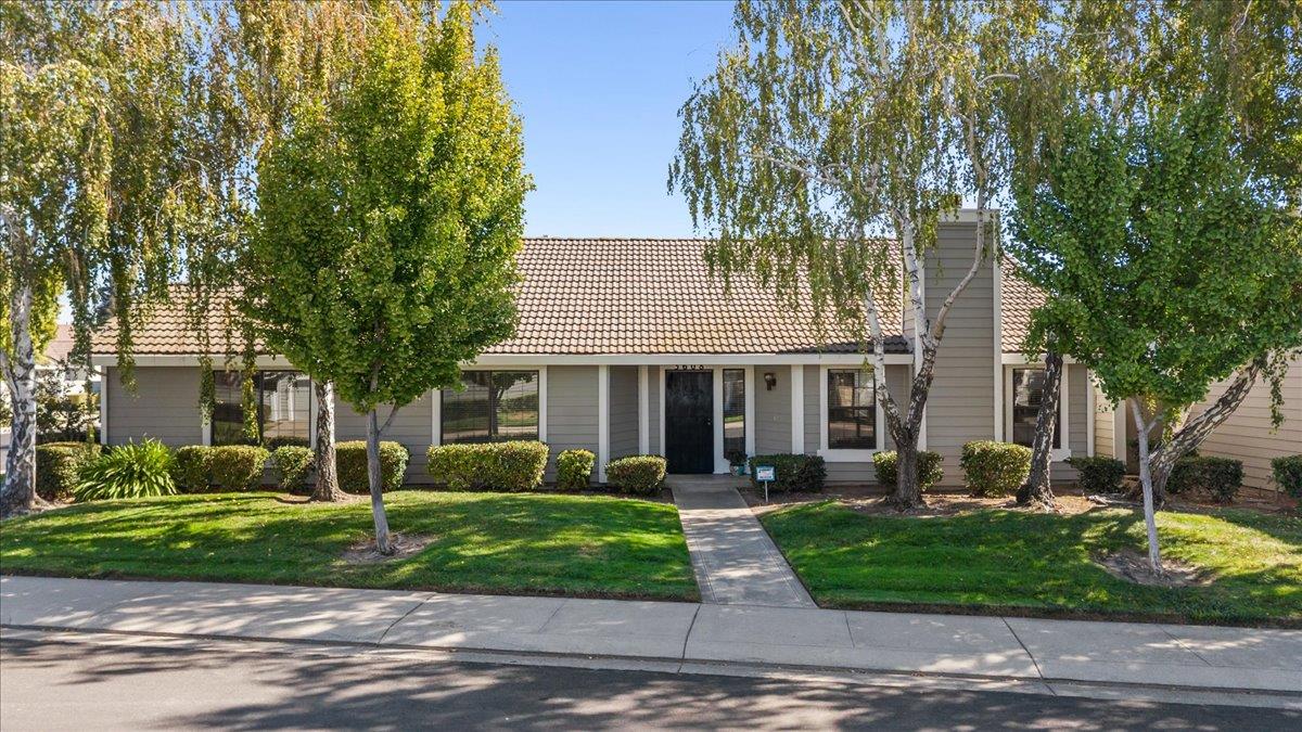 3608 Blackstone Way — photo