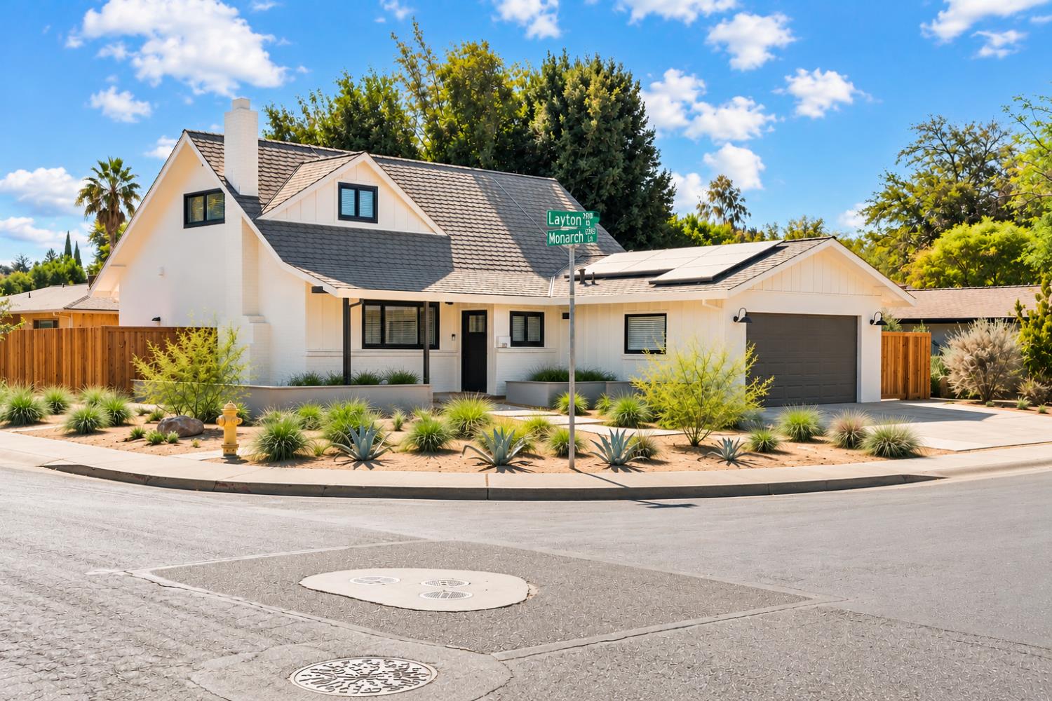 2802 Layton Dr — photo