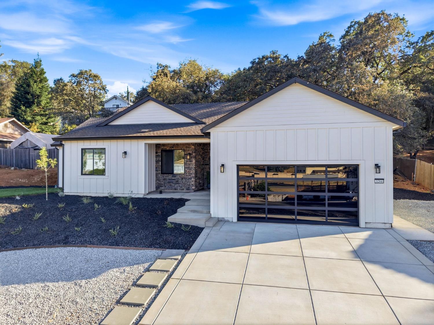 3284 Oxford Rd — photo