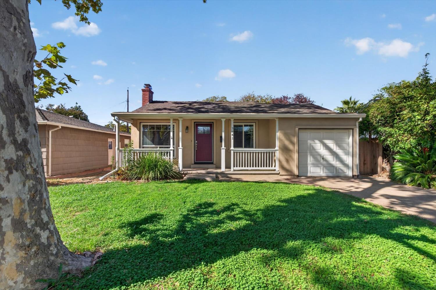3941 Downey Way — photo
