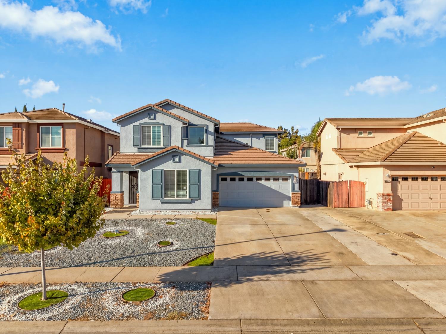 8015 Tolkien Ave — photo