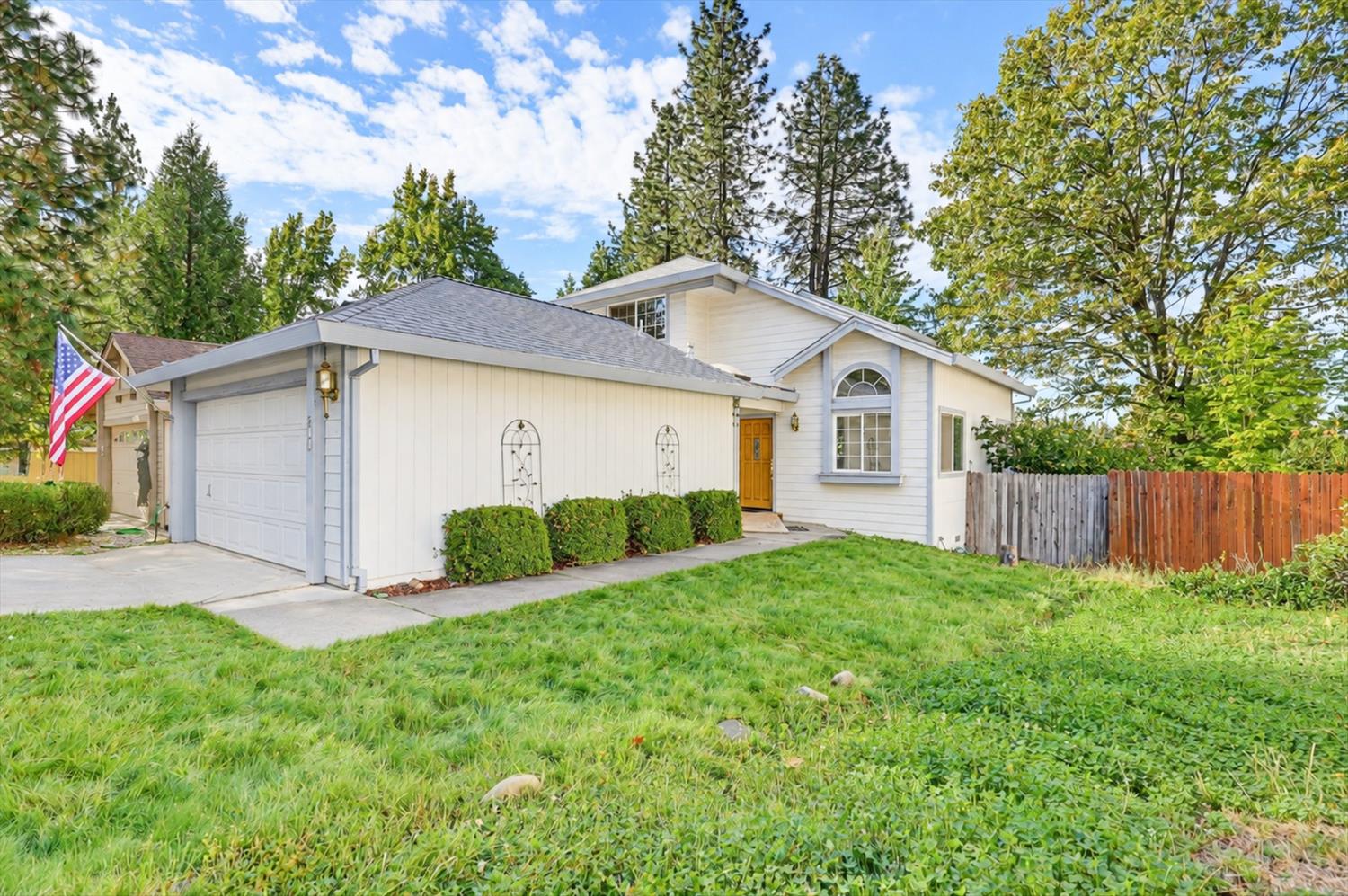211 Fairmont Dr — photo