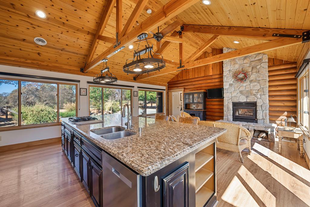 10415 Township Rd — photo