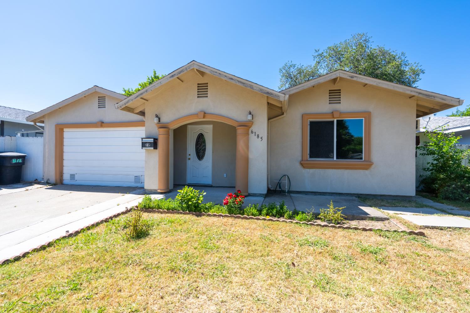 6185 Jack London Cir — photo