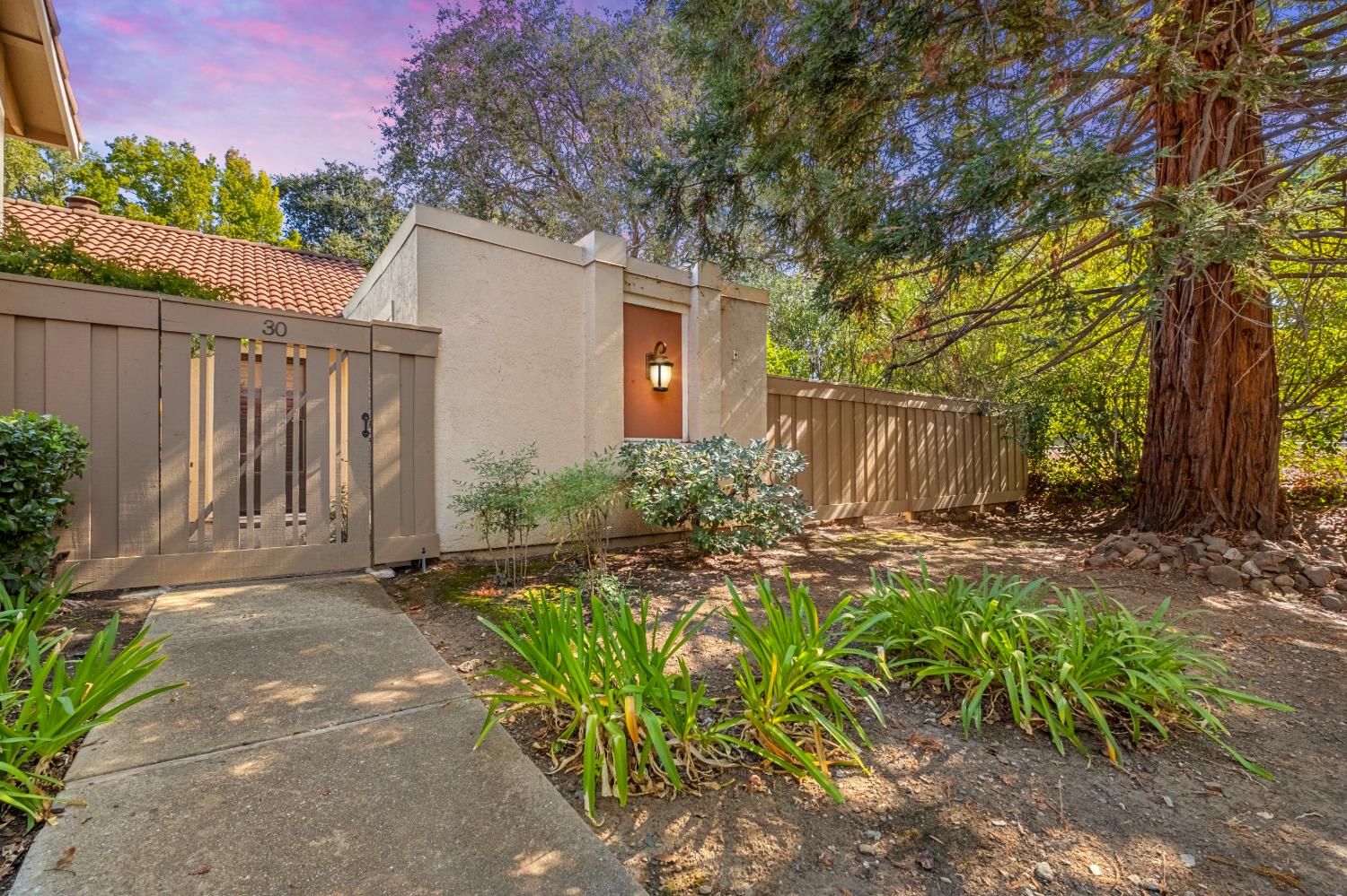 30 Northcreek Pl — photo