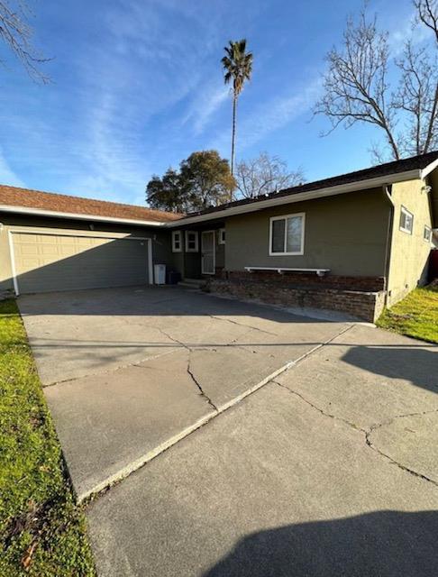 3961 Floral Dr — photo