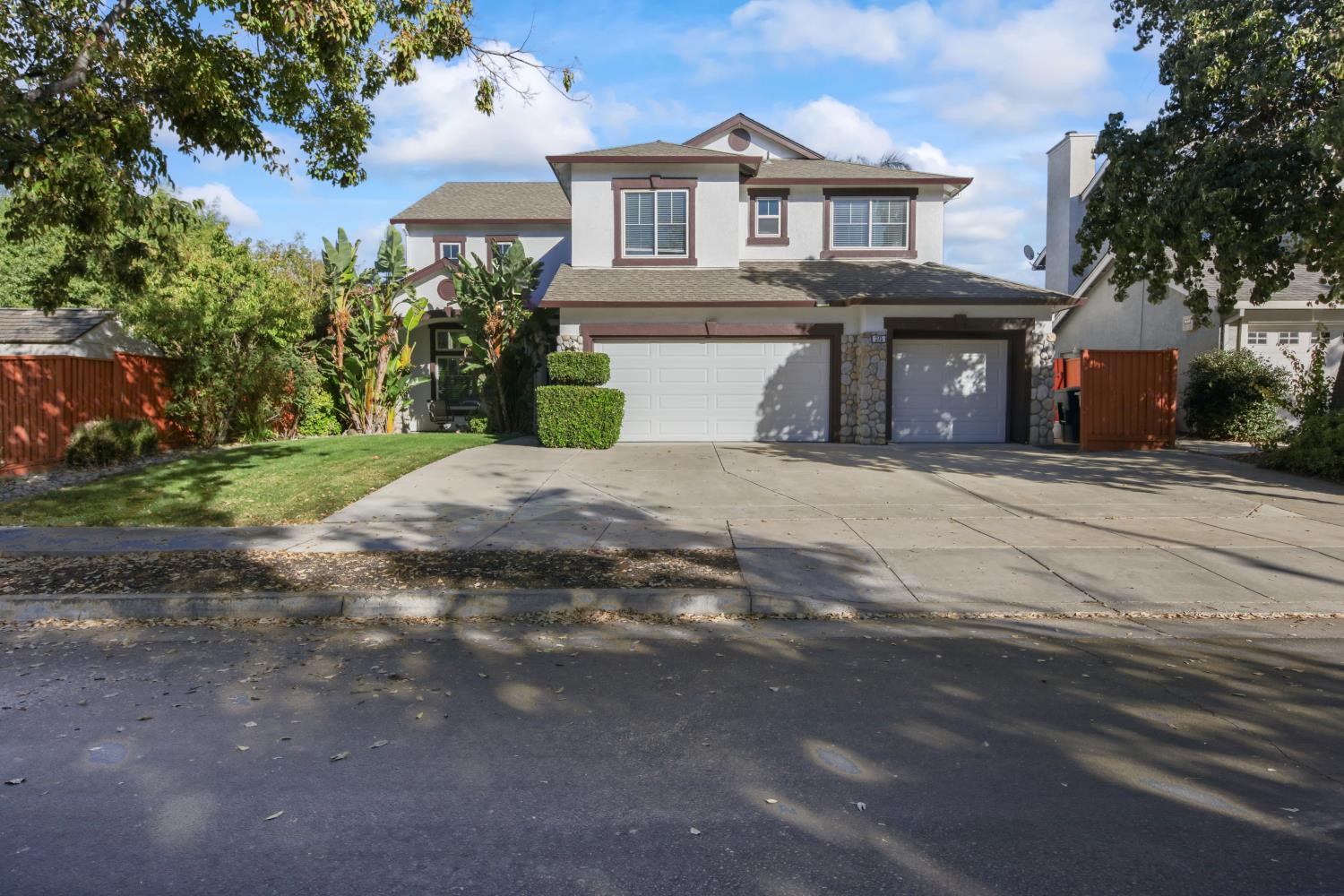 375 Glenbriar Circle, Tracy, CA 95377