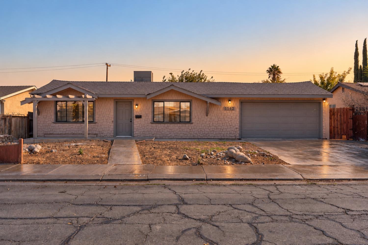 1542 Cypress Pl — photo