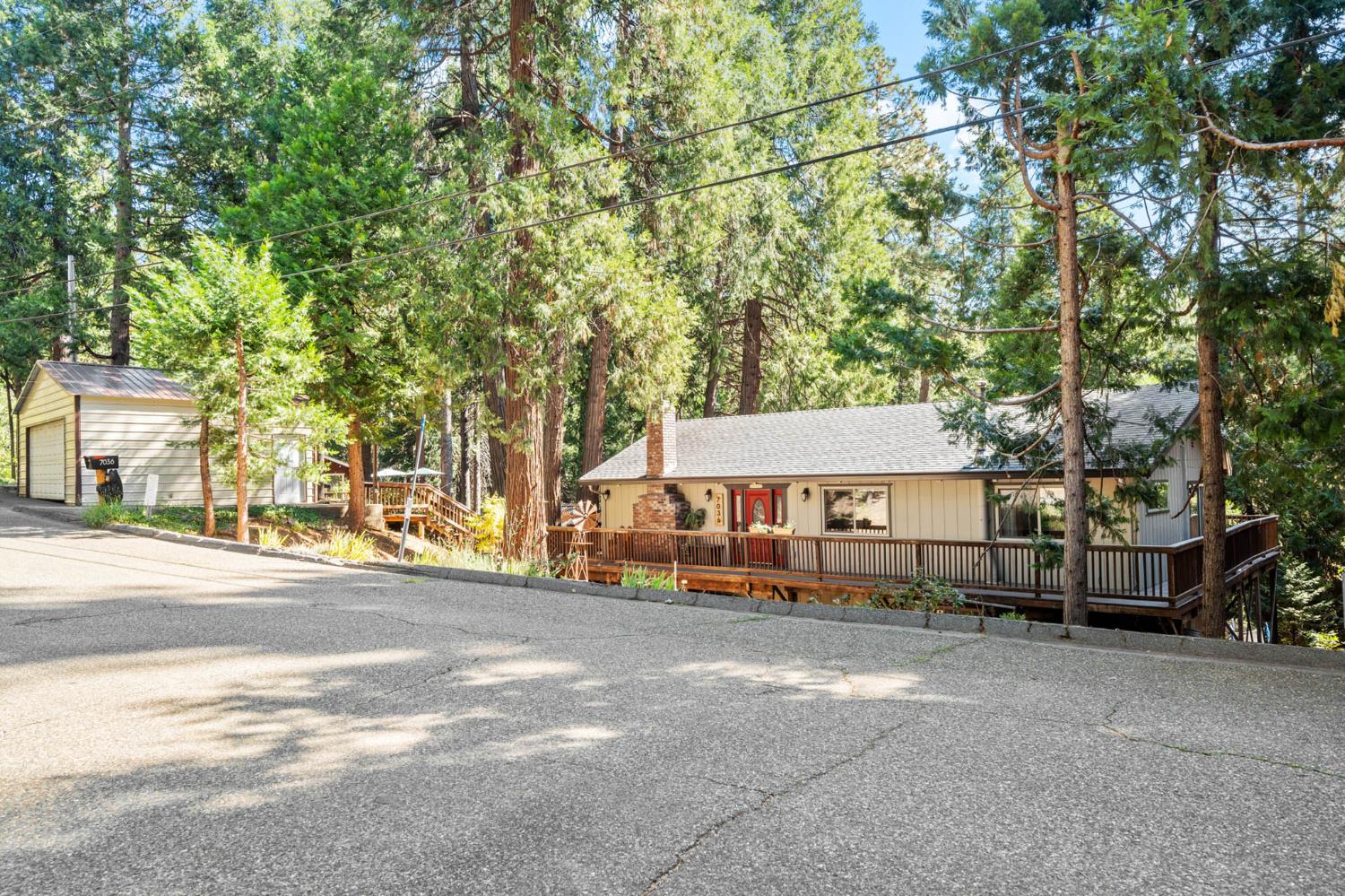 7036 Lakewood Dr — photo