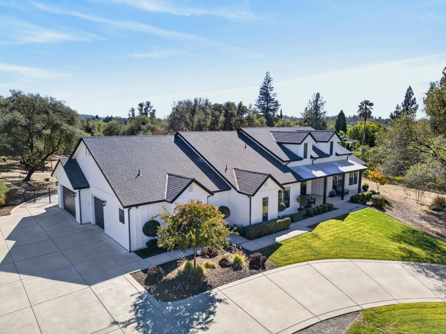 9900 Green Hill Ct — photo