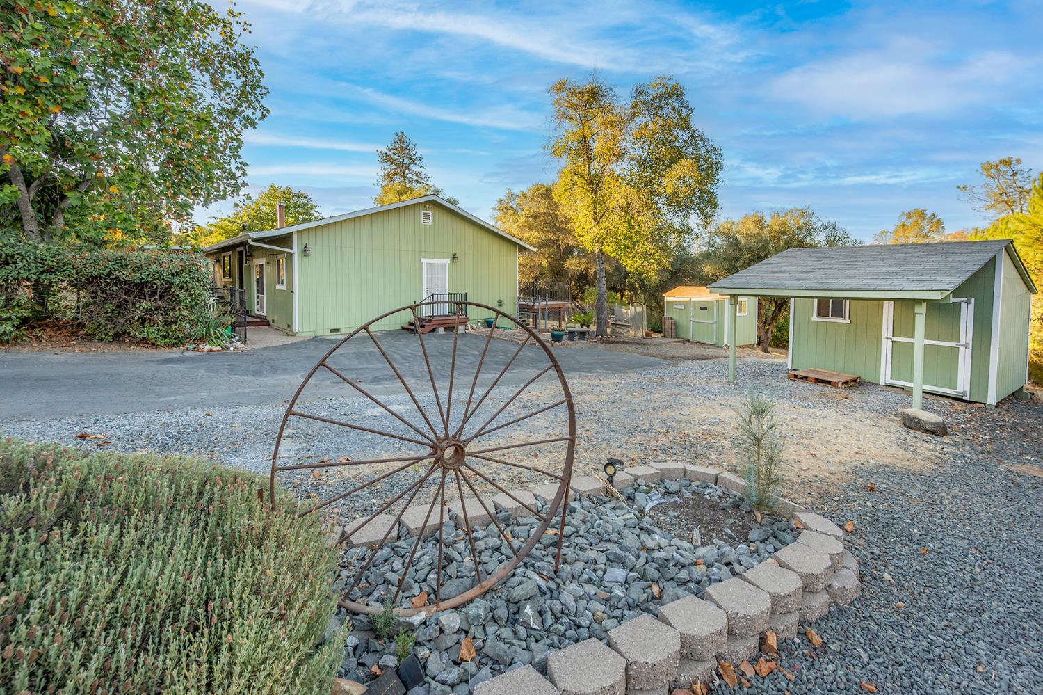 1875 Pear Blossom Ln — photo