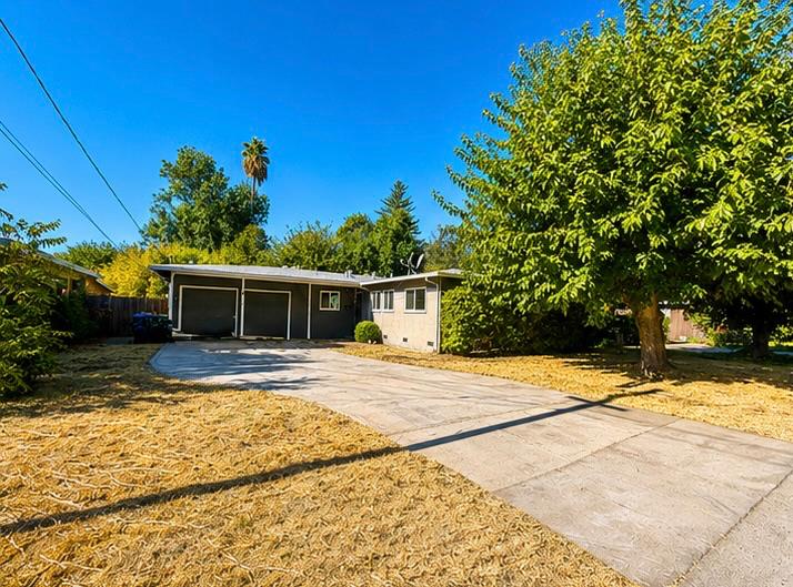1023 Downing Ave — photo