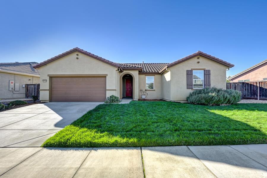 1736 Tudor Way — photo