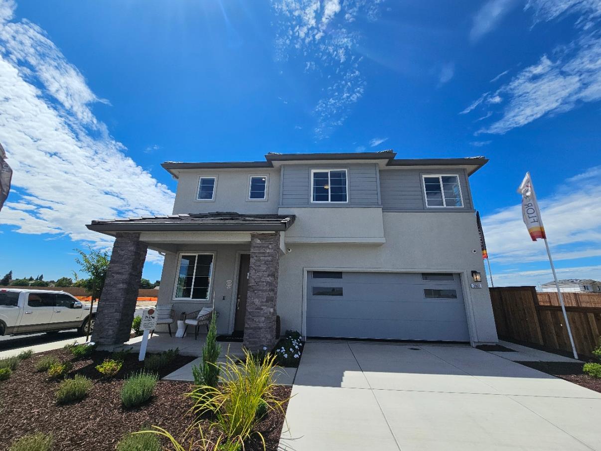 2801 Dapple Dr — photo