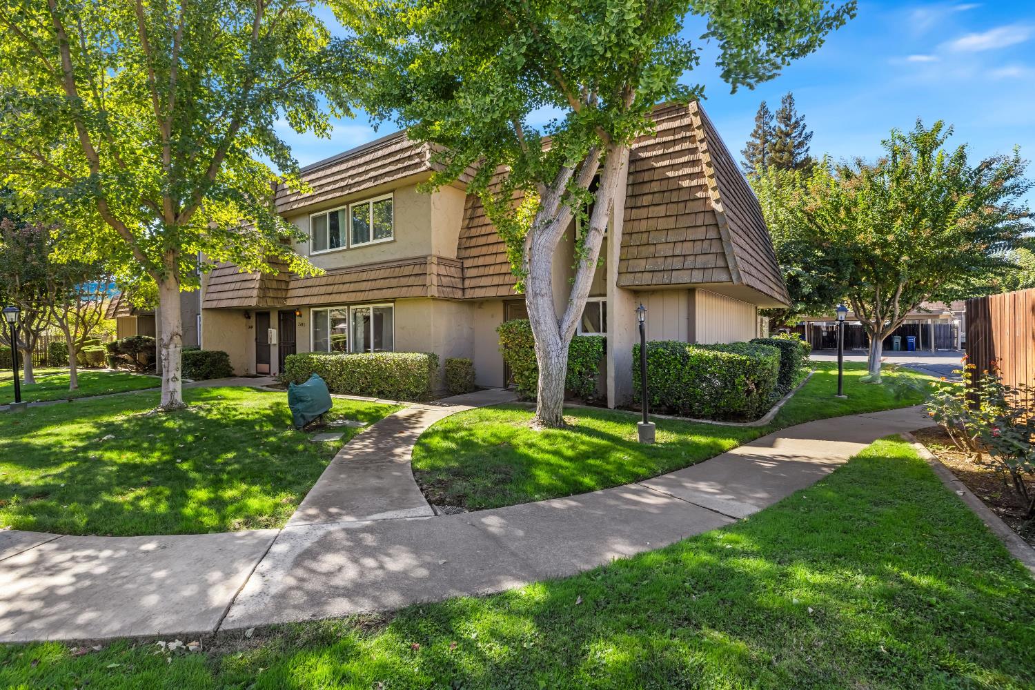 2400 Via Camino Ave — photo