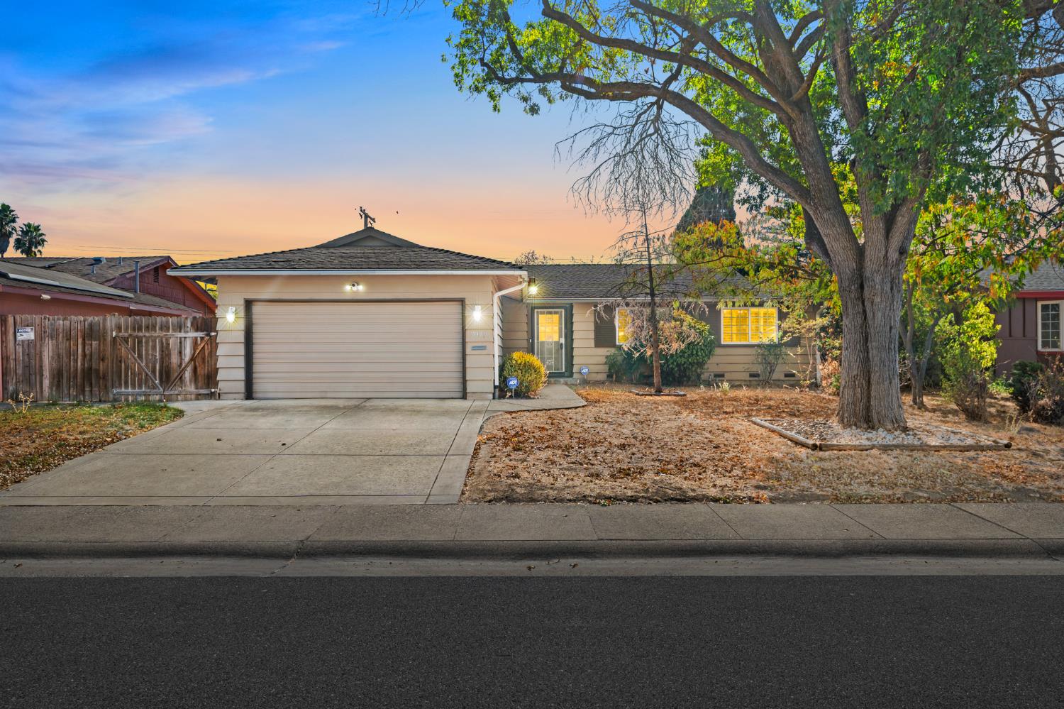 7019 Ursa Pkwy — photo