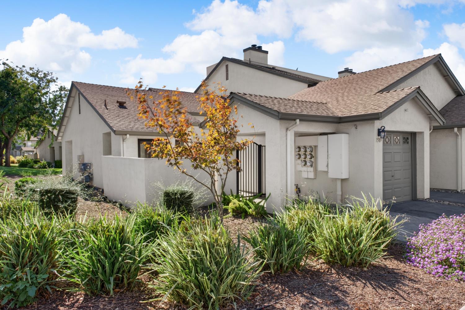 1589 W Swain Rd — photo
