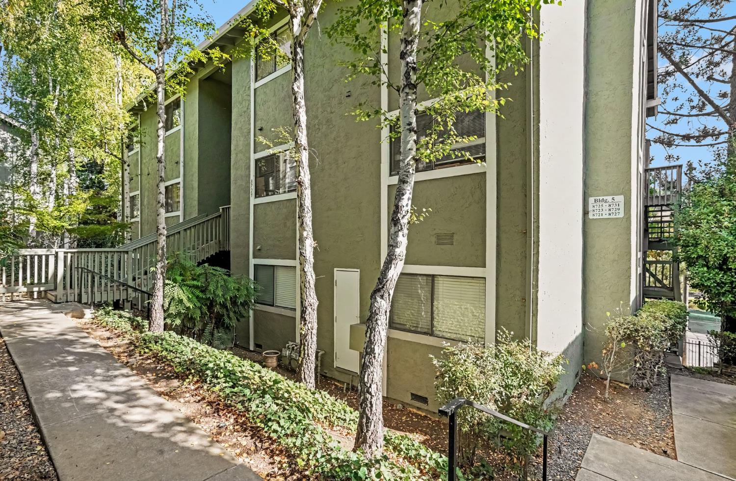8729 Mountain Blvd #23 — photo