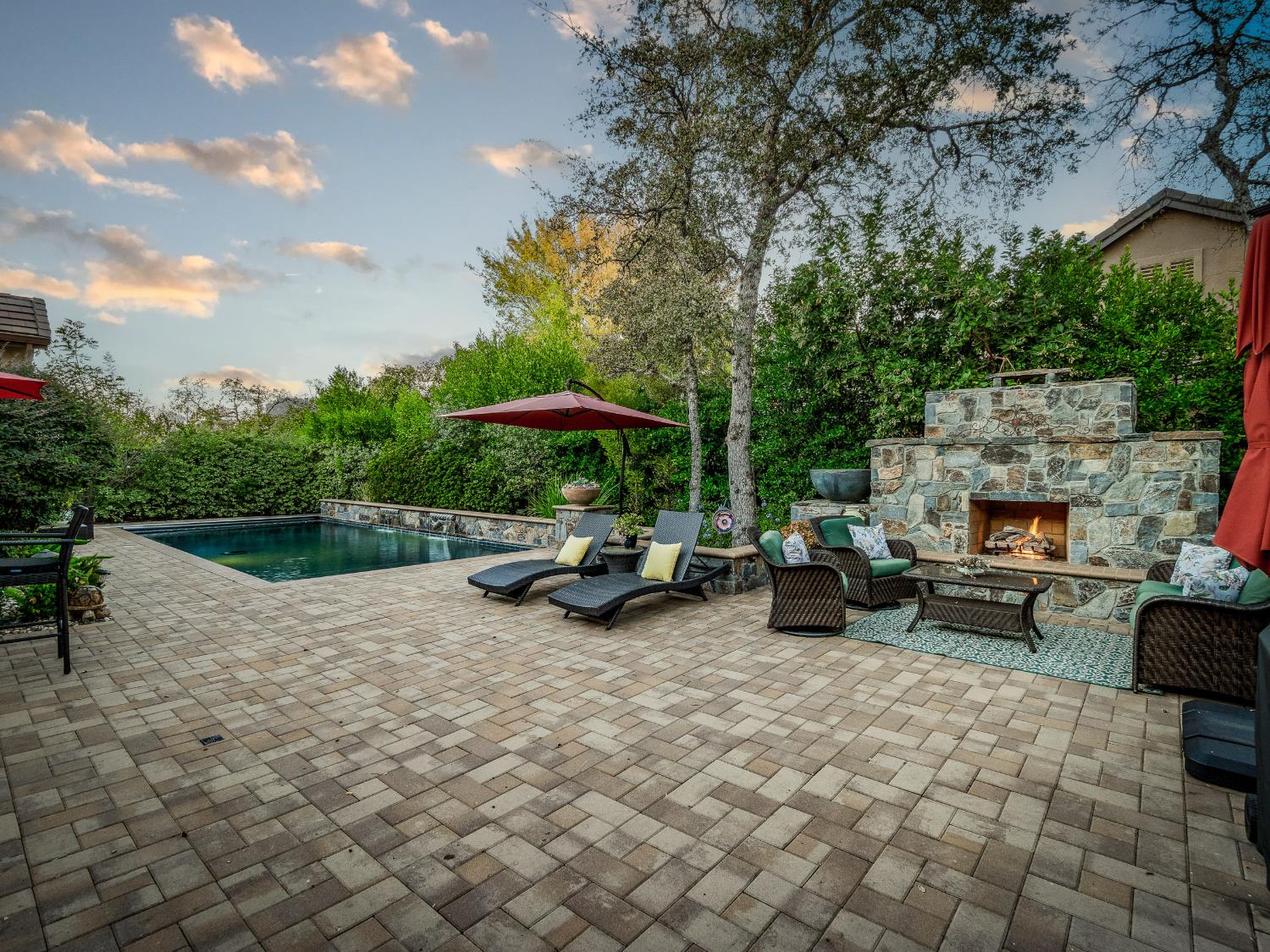3338 Greenview Dr — photo