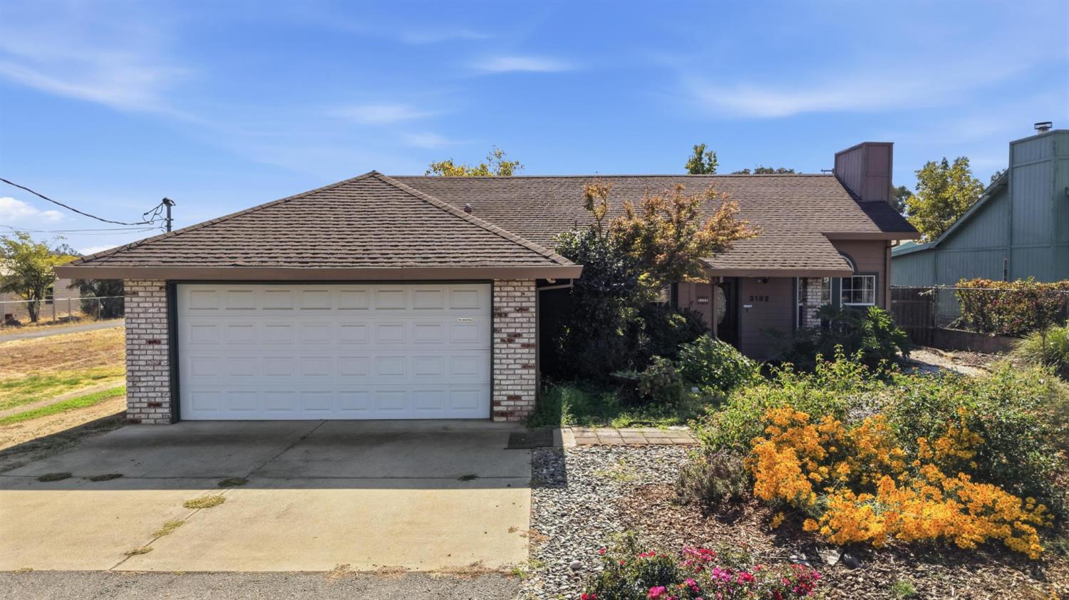 3182 Claremont Dr — photo