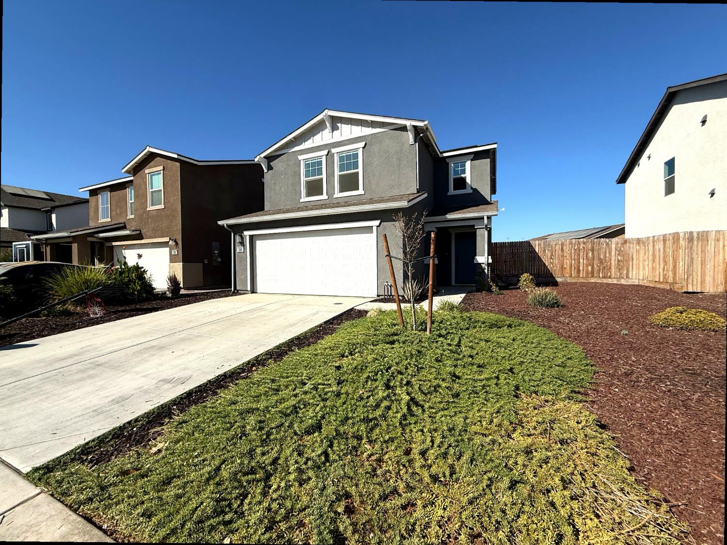 2108 Coulter Ln — photo
