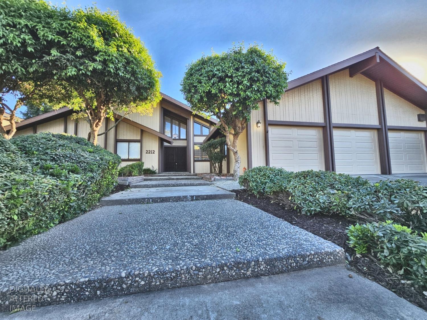 2212 Cherry Tree Ln — photo
