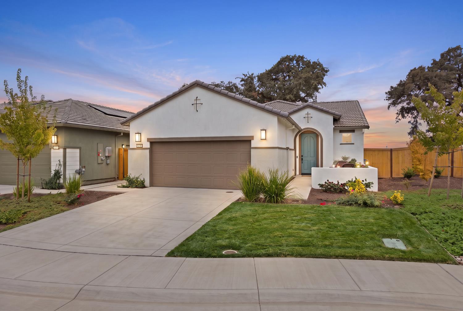 5371 Mandevilla Ct — photo