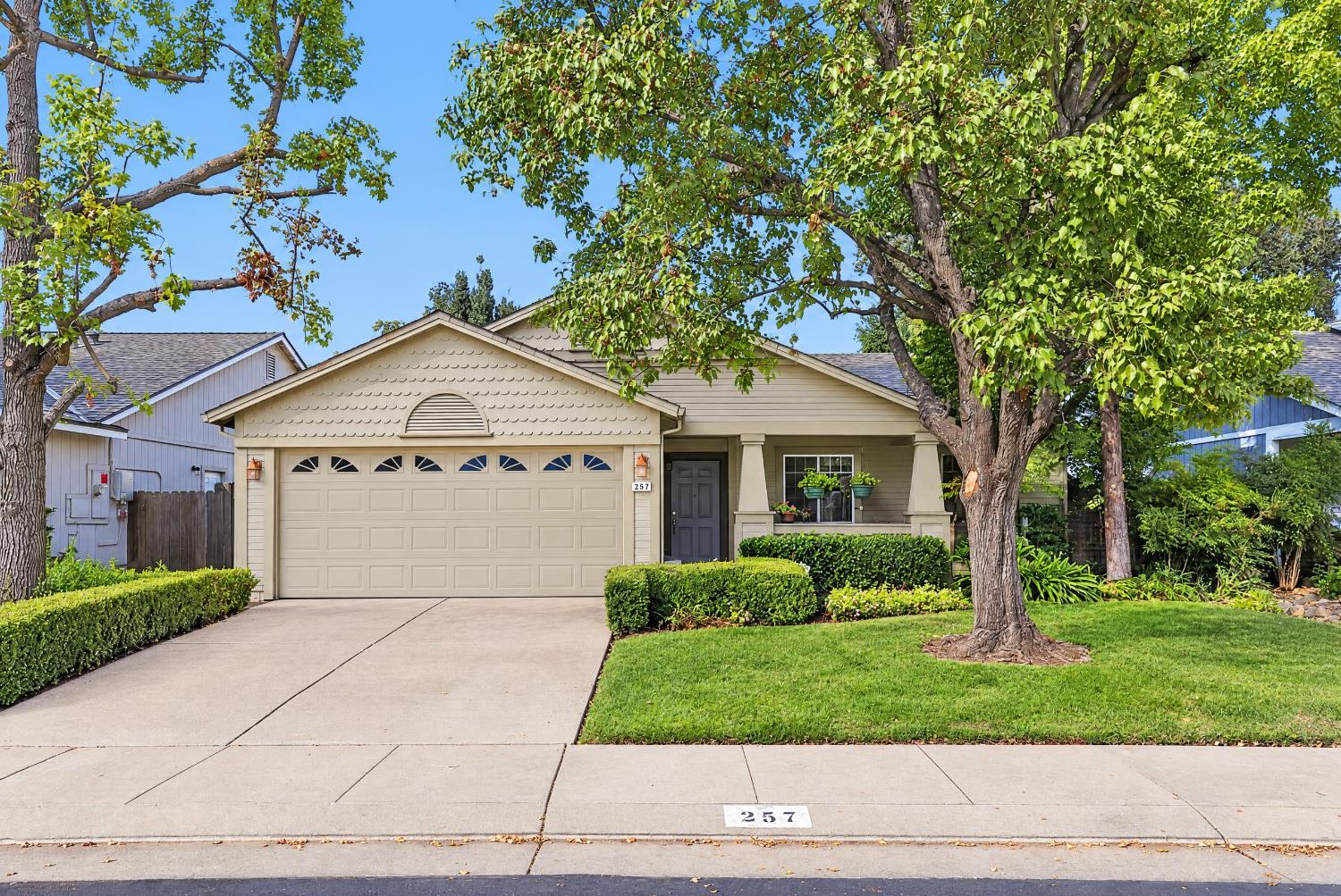 257 Chandler Ct — photo