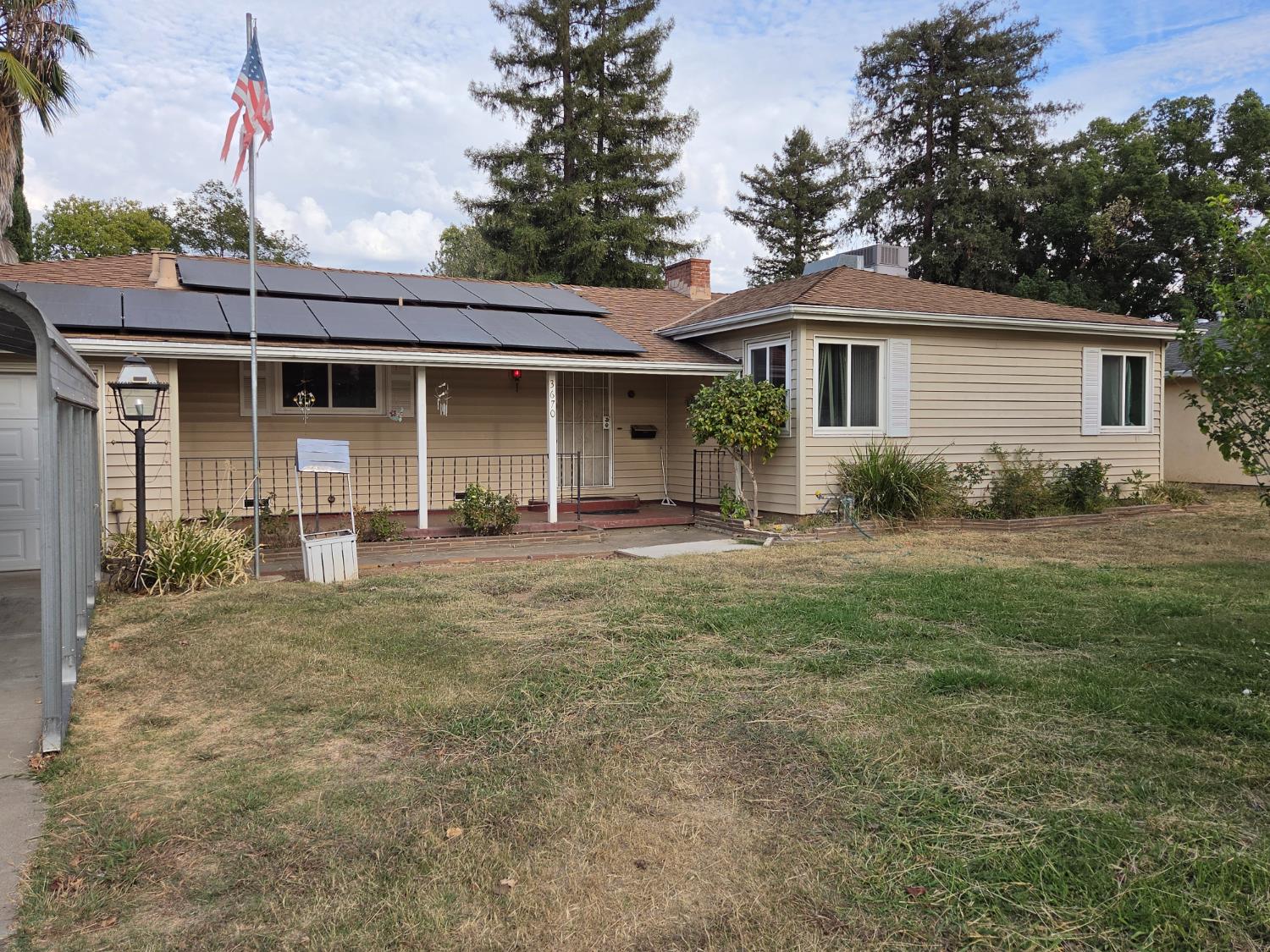 3670 E Country Club Ln — photo