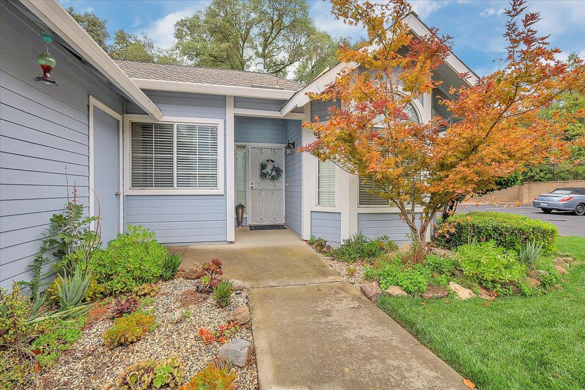 5247 Arden Way — photo