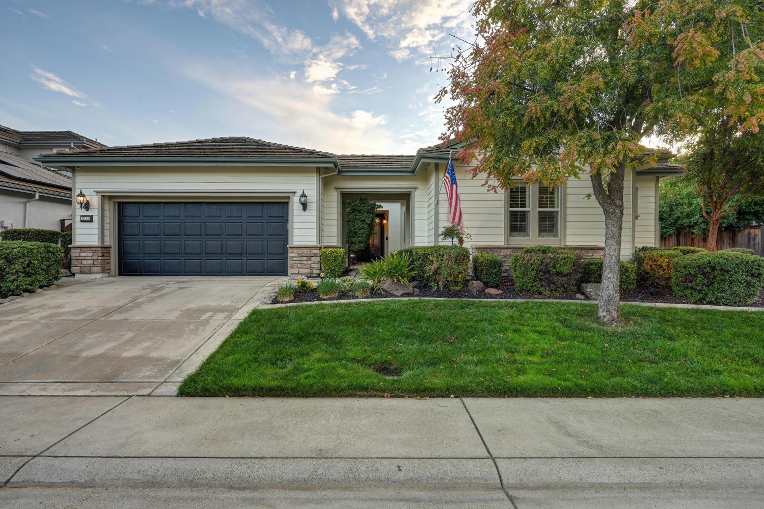 2938 Fox Den Cir — photo