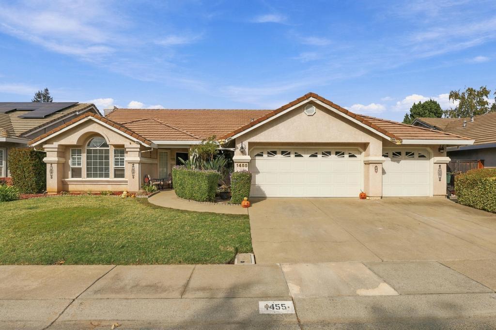 1455 Meadowlark Way — photo