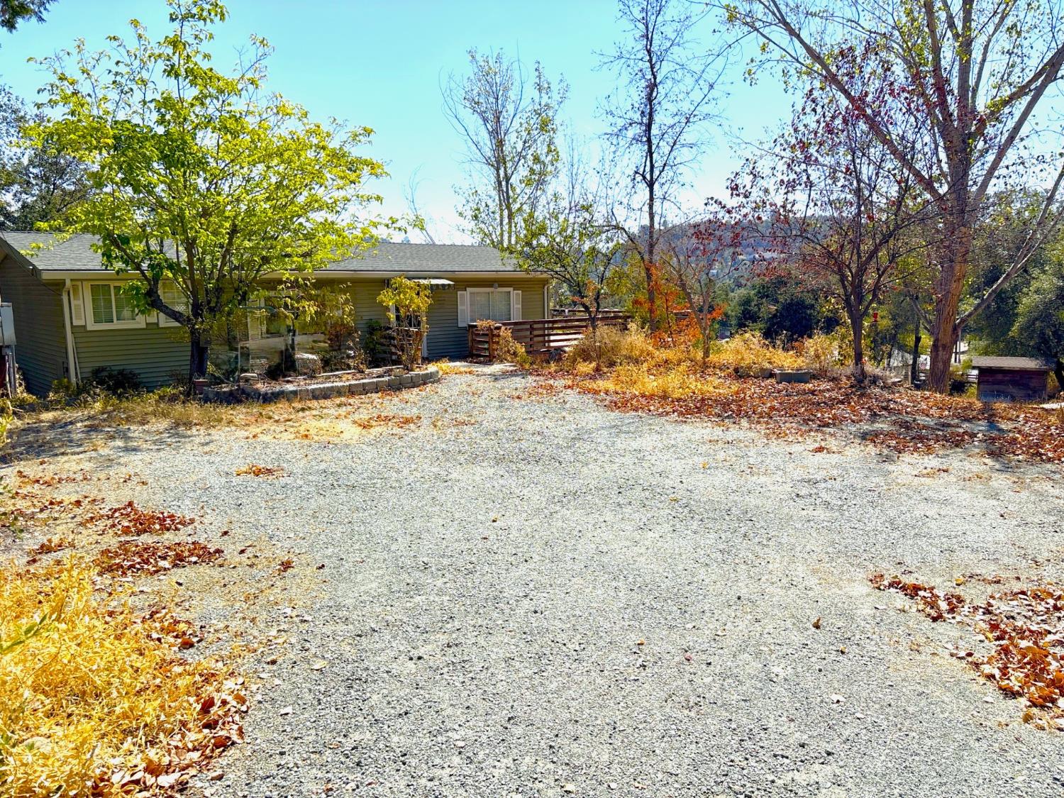 16885 Amy Dr — photo