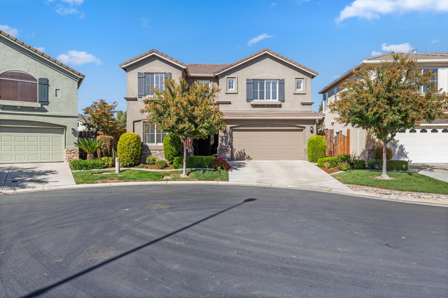 405 The CV — photo