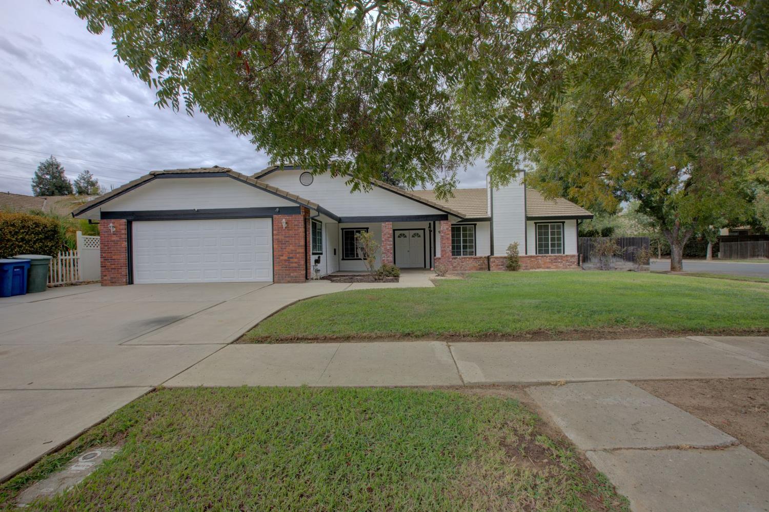 909 Lehigh Dr — photo