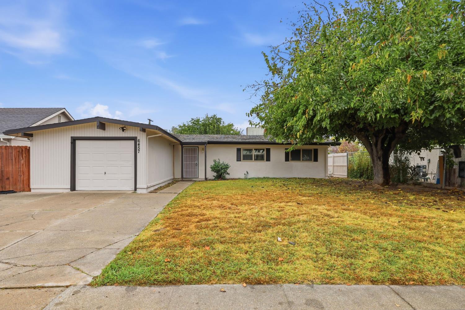 6457 Channing Dr — photo