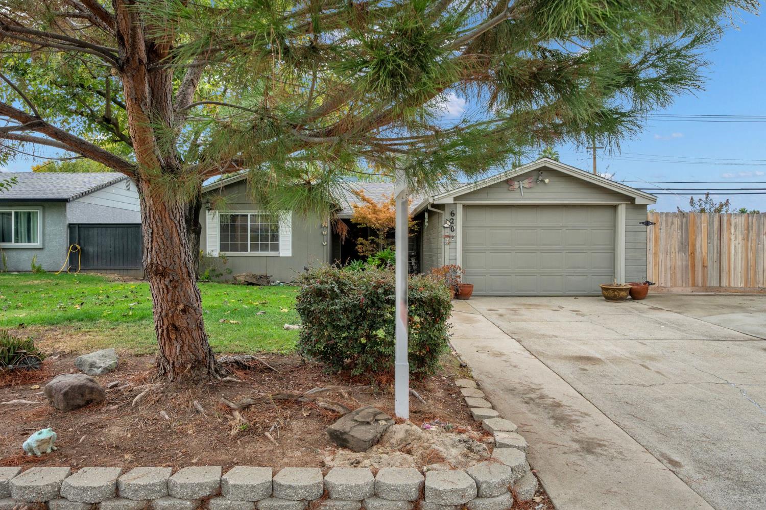 6207 Sylvester Way — photo