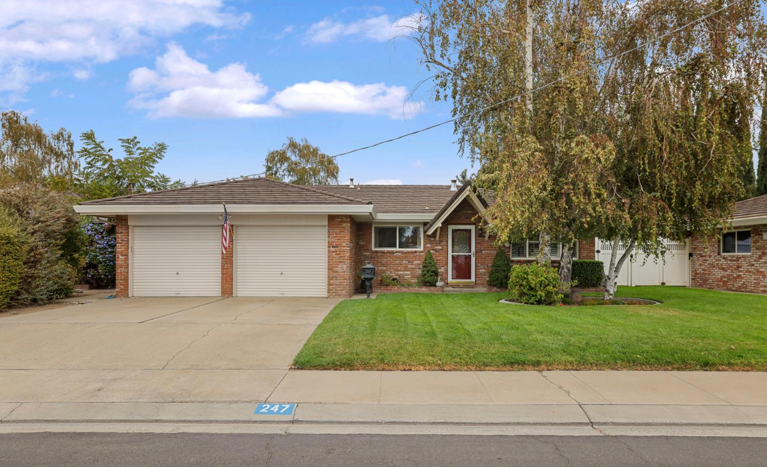 247 Oregon St — photo